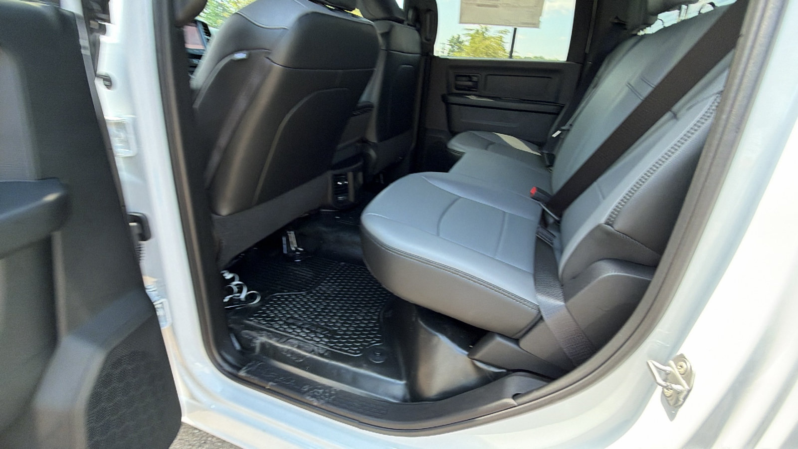 New 2027 RAM 3500 Tradesman w/ Chrome Appearance Group A AWD/4WD image 19