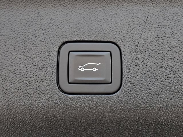 Used 2025 GMC Yukon Denali w/ LPO, Get Active Package AWD/4WD image 31