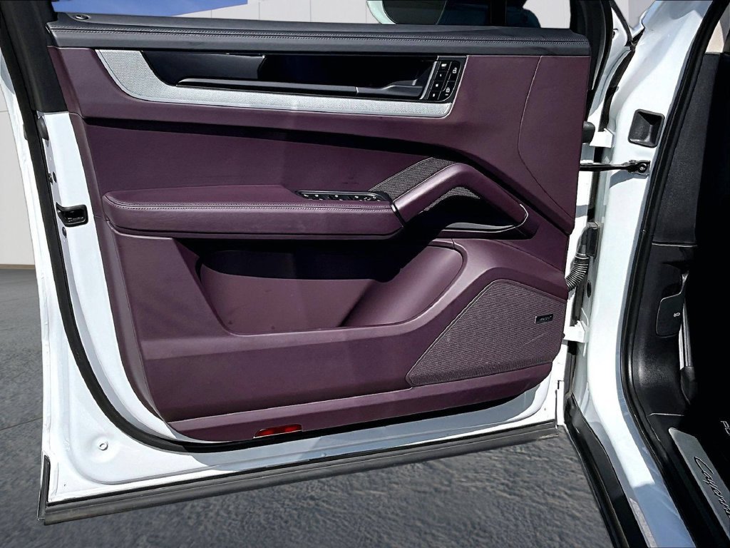 Certified 2025 Porsche Cayenne S AWD/4WD image 19