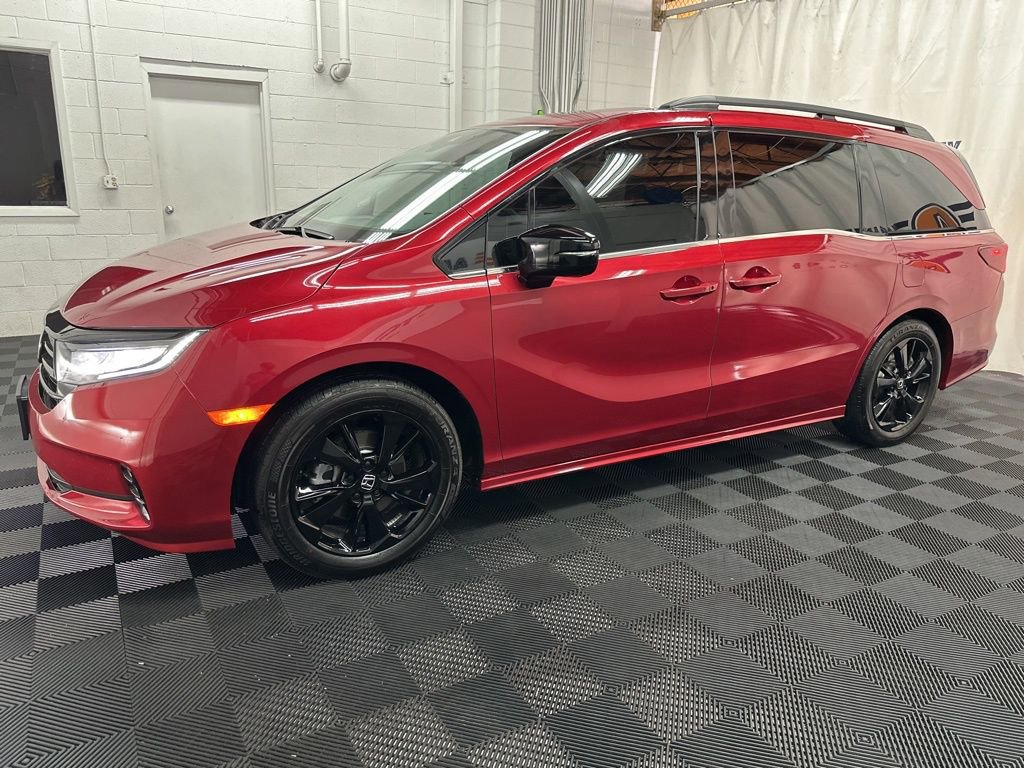 Used 2023 Honda Odyssey Sport image 3