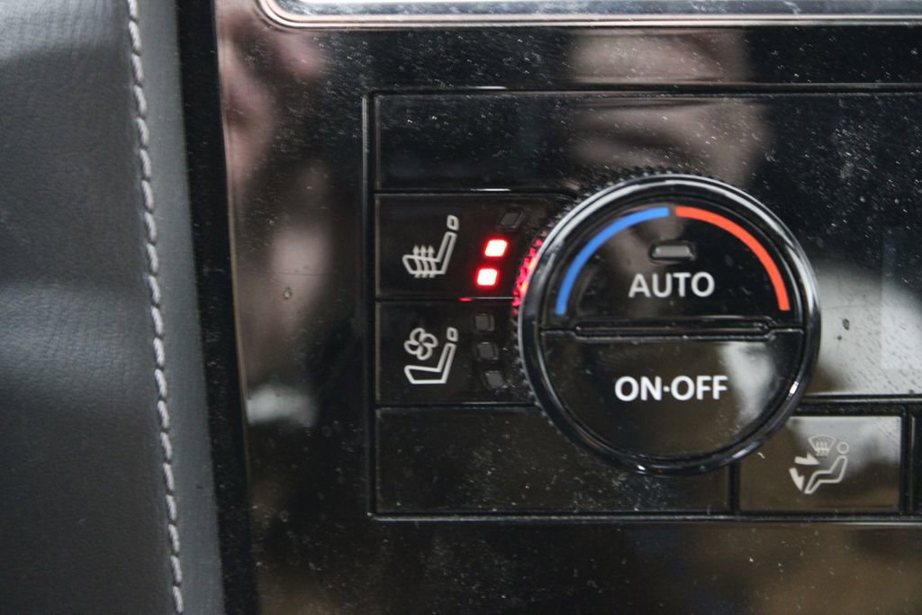 Used 2022 Nissan Armada Platinum w/ Captain's Chairs Package image 33