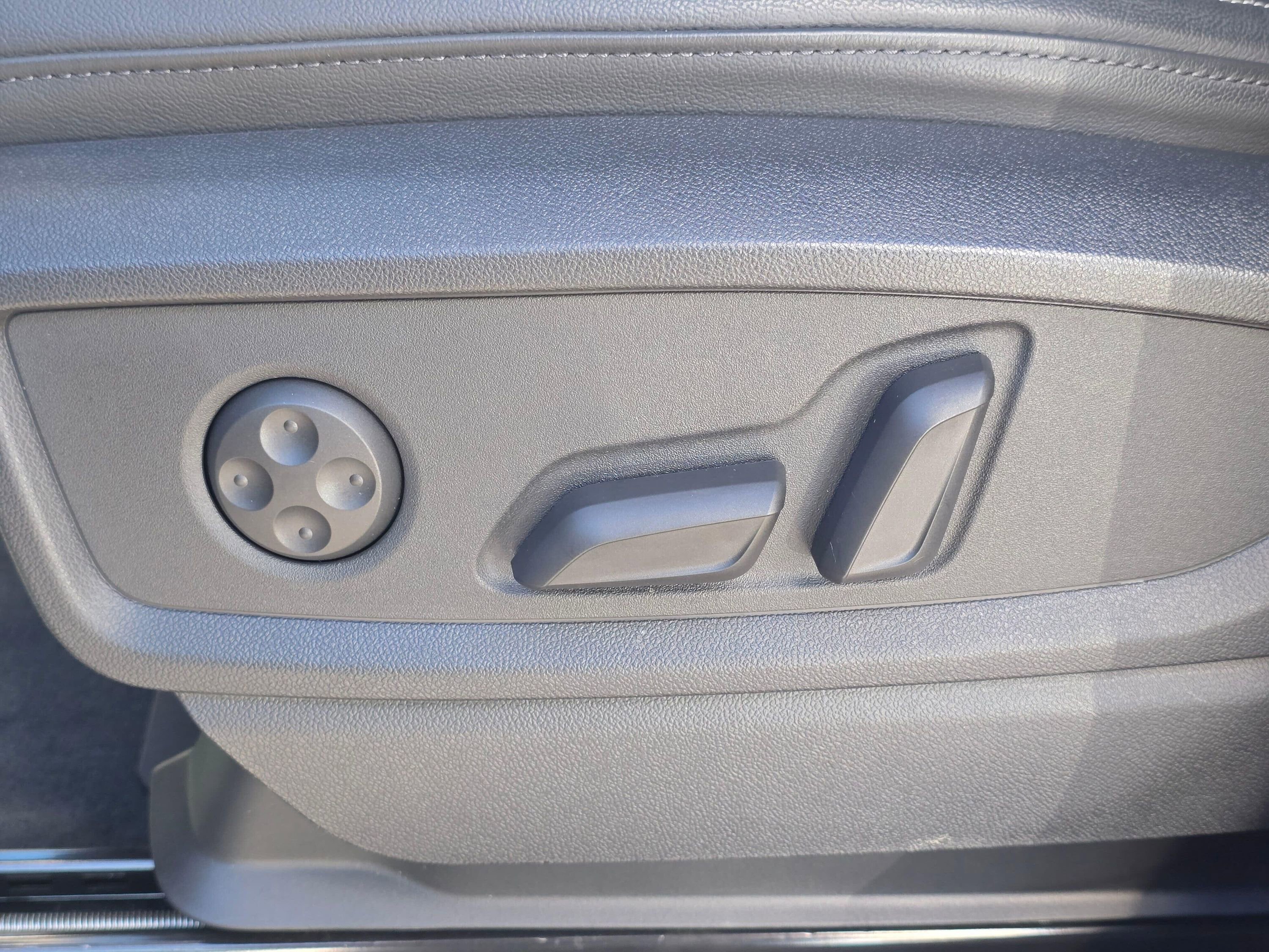 Used 2024 Audi Q5 2.0T Premium AWD/4WD image 39