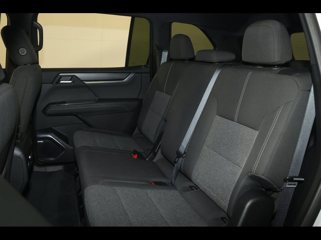 Used 2025 GMC Acadia Elevation image 31