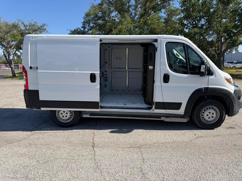Used 2025 RAM ProMaster 2500 w/ U-Haul Equipment Group FWD image 8