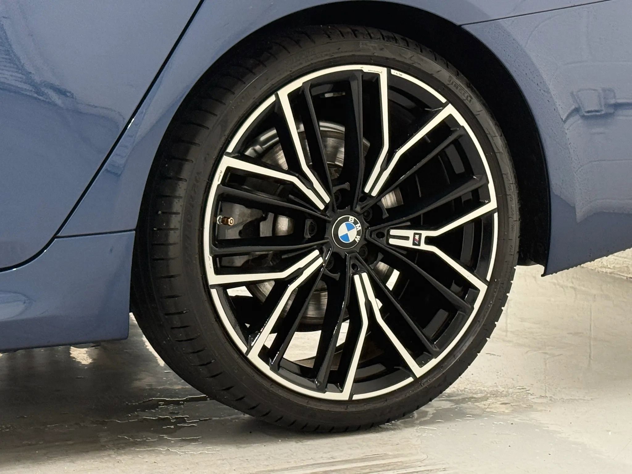 Used 2022 BMW 530i w/ M Sport Package RWD image 40