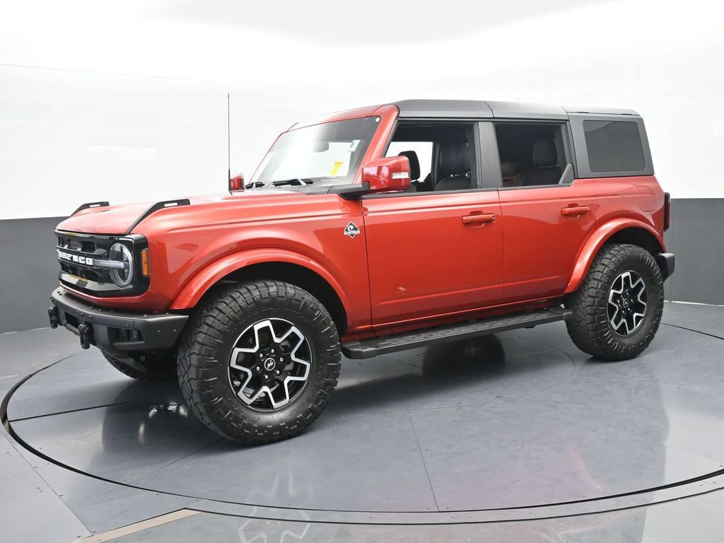 Used 2022 Ford Bronco Outer Banks image 2