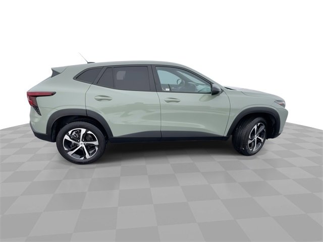 Certified 2024 Chevrolet Trax RS w/ Driver Confidence Package image 9