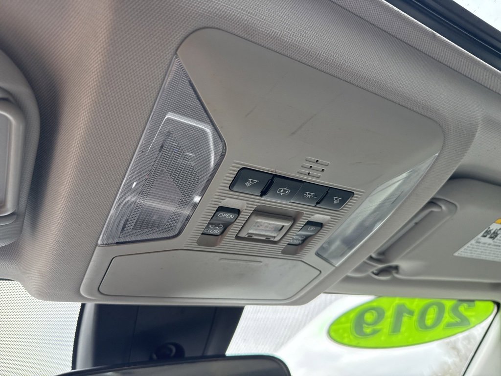 Used 2019 Toyota RAV4 XLE Premium image 23