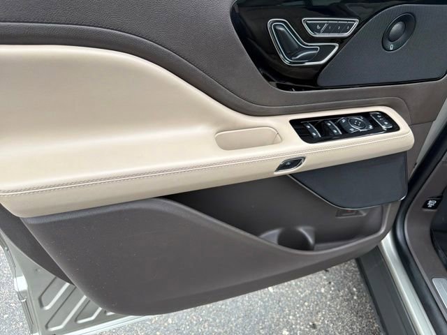 Used 2023 Lincoln Aviator Grand Touring w/ Elements Package Plus image 15