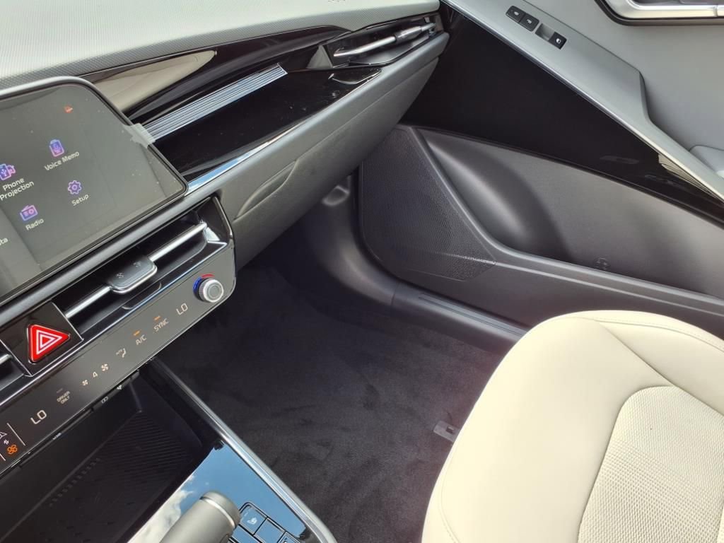 New 2025 Kia Niro EX image 26