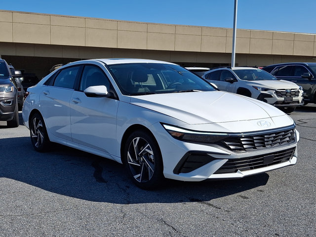 New 2026 Hyundai Elantra Limited FWD image 3