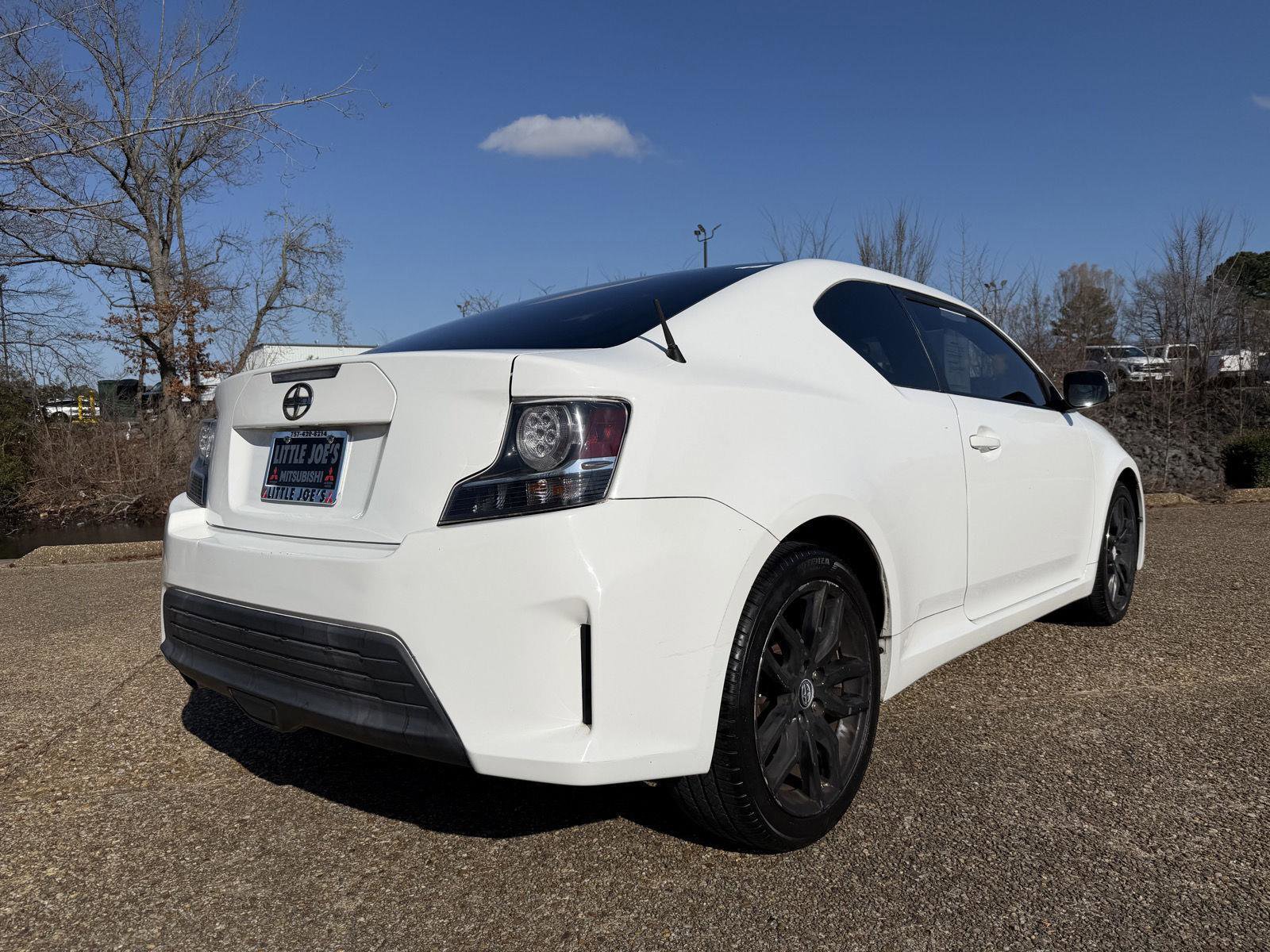 Used 2014 Scion tC image 4