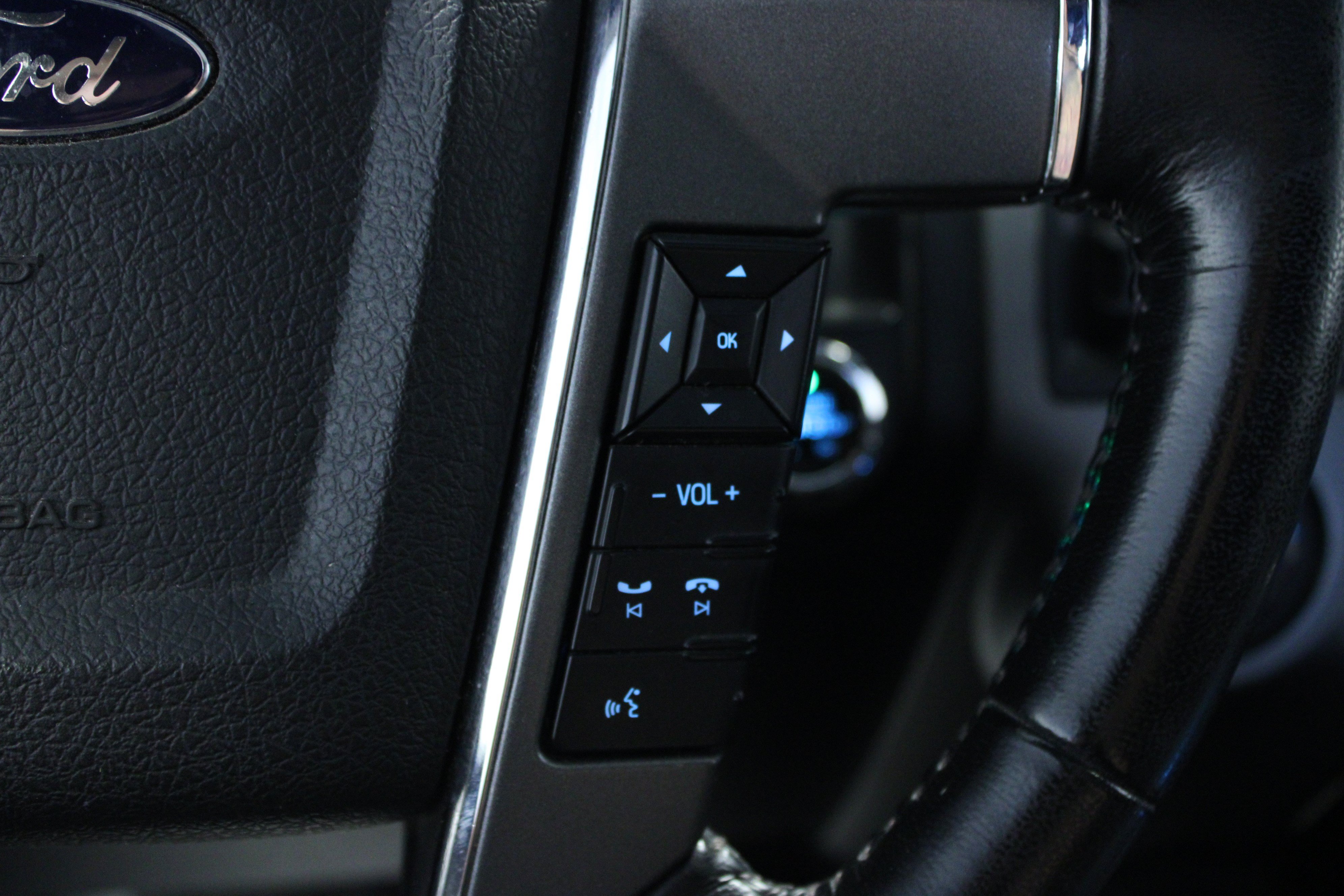 Used 2015 Ford Expedition Platinum AWD/4WD image 22