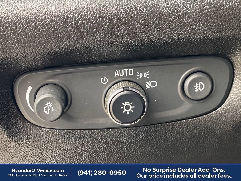 Used 2019 Chevrolet Traverse Premier w/ Driver Confidence II Package FWD image 16