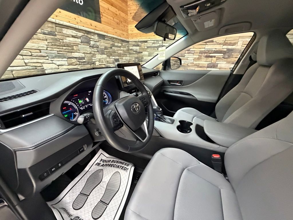 Used 2023 Toyota Venza LE image 10