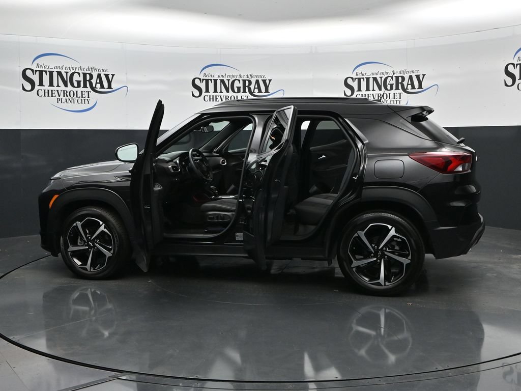 Used 2023 Chevrolet TrailBlazer RS w/ Sun and Liftgate Package FWD image 37