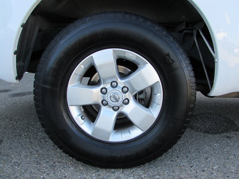 Used 2012 Nissan Frontier SV RWD image 22