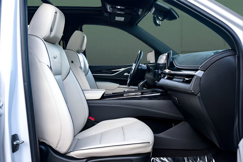 Used 2023 Cadillac Escalade ESV Sport w/ Touring Package image 21