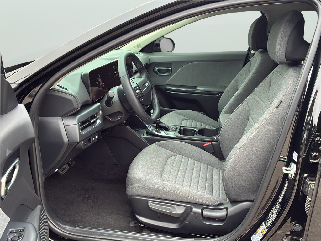Certified 2025 Kia K4 EX FWD image 13