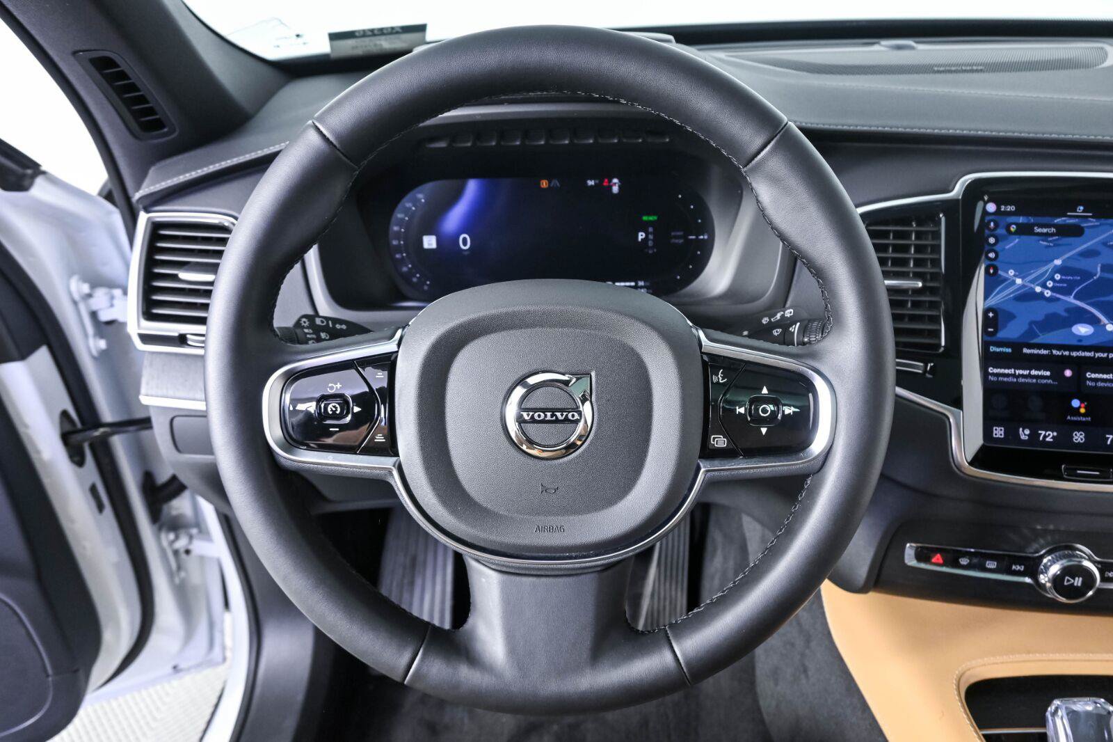 Used 2025 Volvo XC90 T8 Ultra w/ Protection Package Premier AWD/4WD image 9