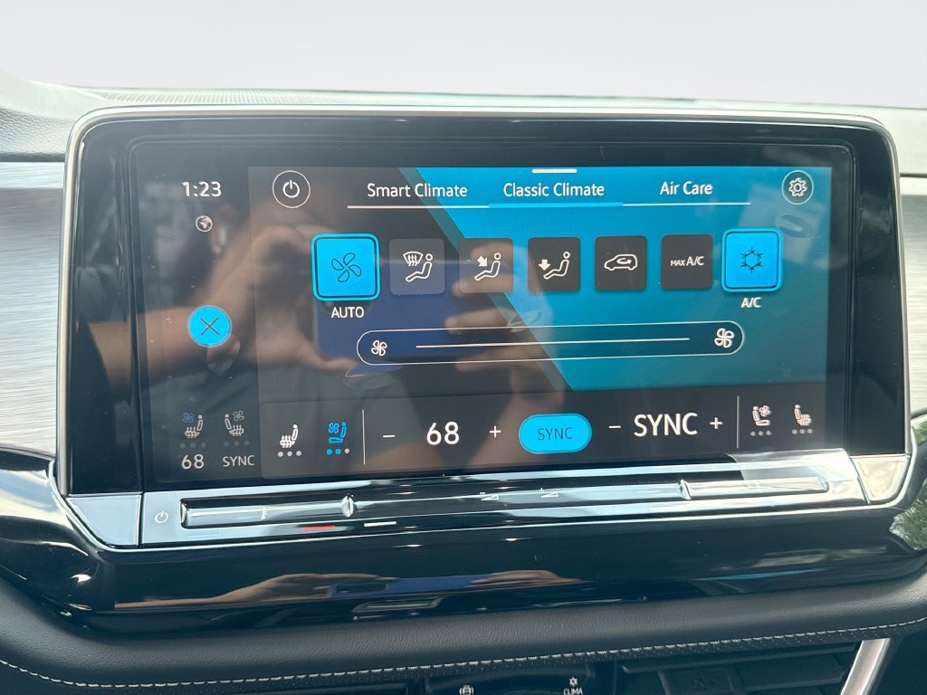 New 2026 Volkswagen Atlas Cross Sport SE AWD/4WD image 17