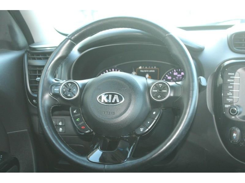 Used 2016 Kia Soul ! w/ Premium Package image 14
