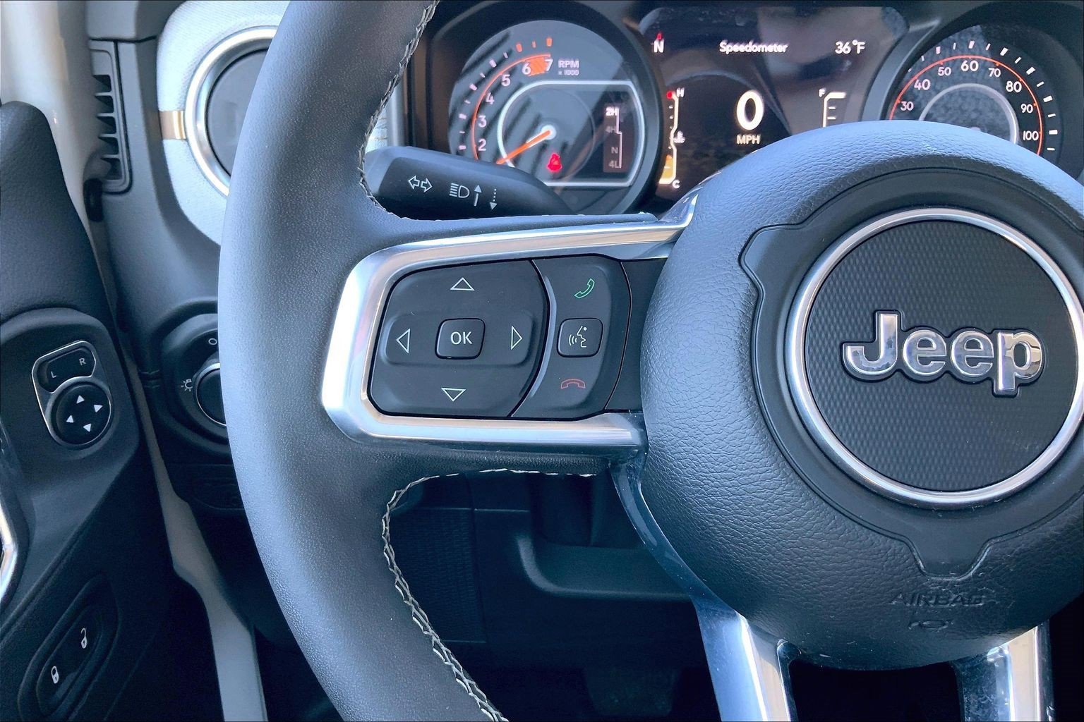 Used 2025 Jeep Wrangler Sahara w/ Safety Group image 21