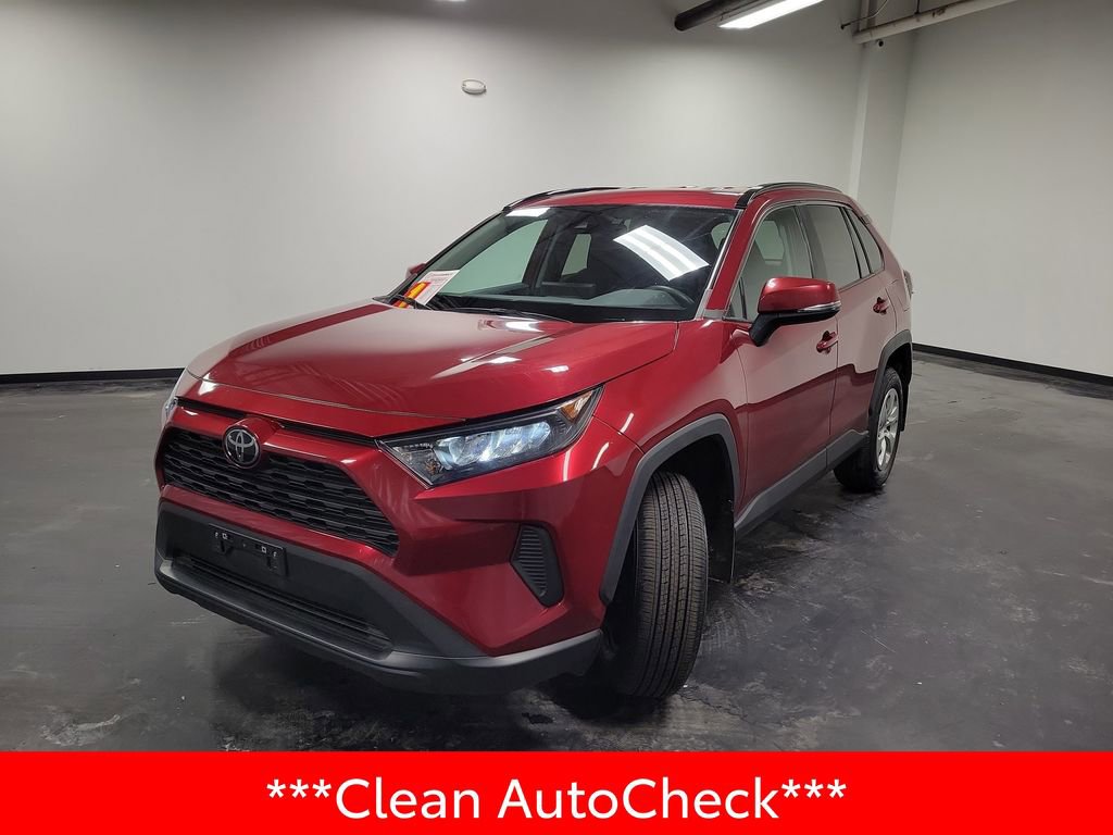 Used 2021 Toyota RAV4 LE image 4