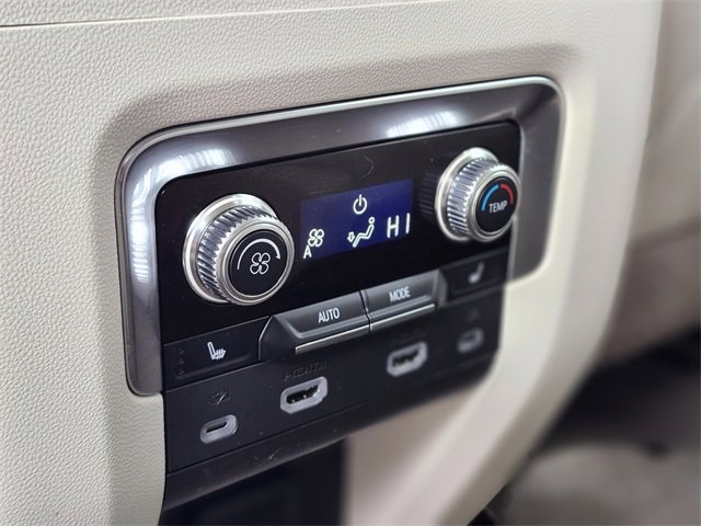 Used 2023 GMC Yukon XL Denali w/ Advanced Technology Package image 17