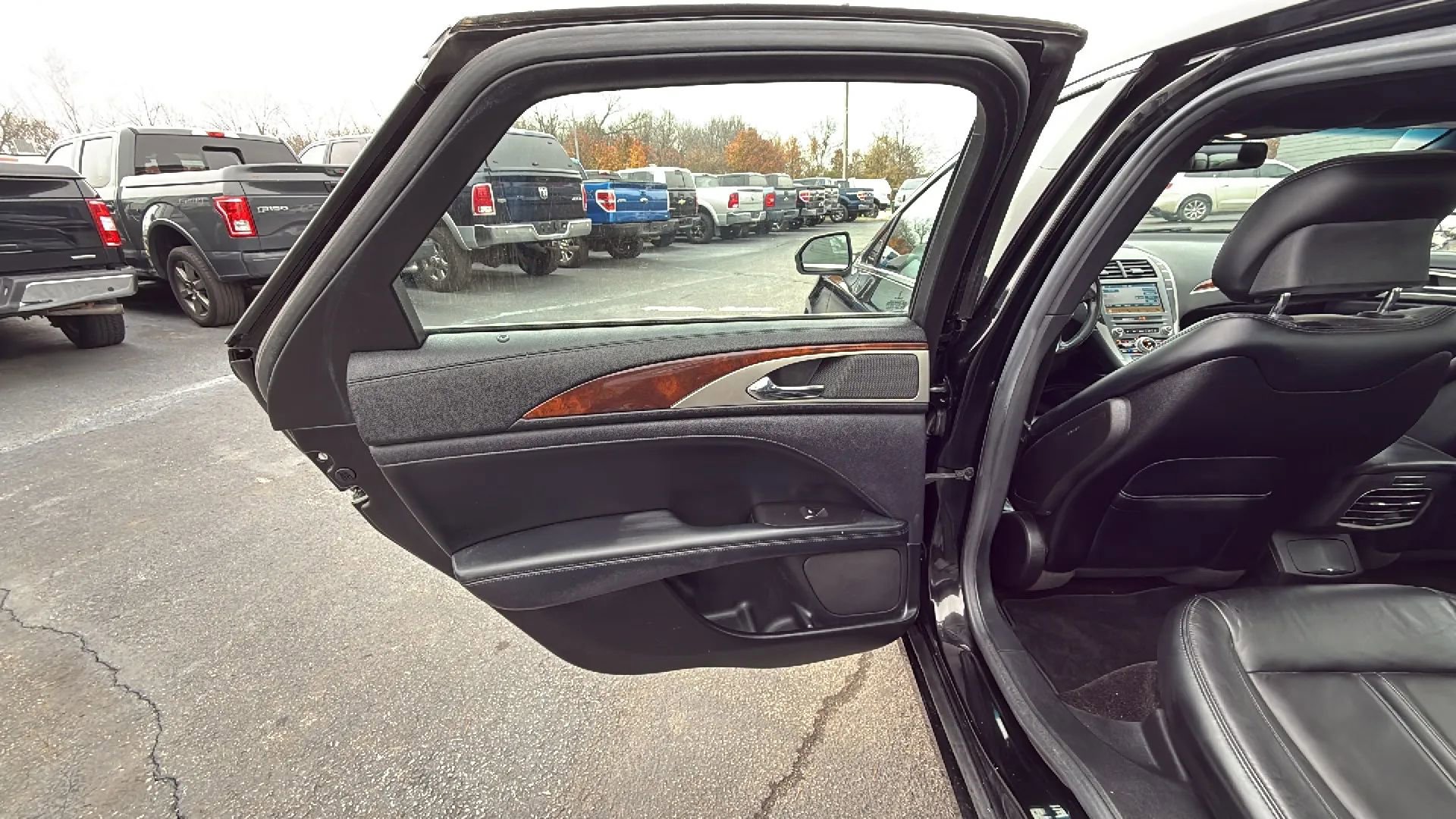 Used 2017 Lincoln MKZ Select w/ Select Plus Package image 11