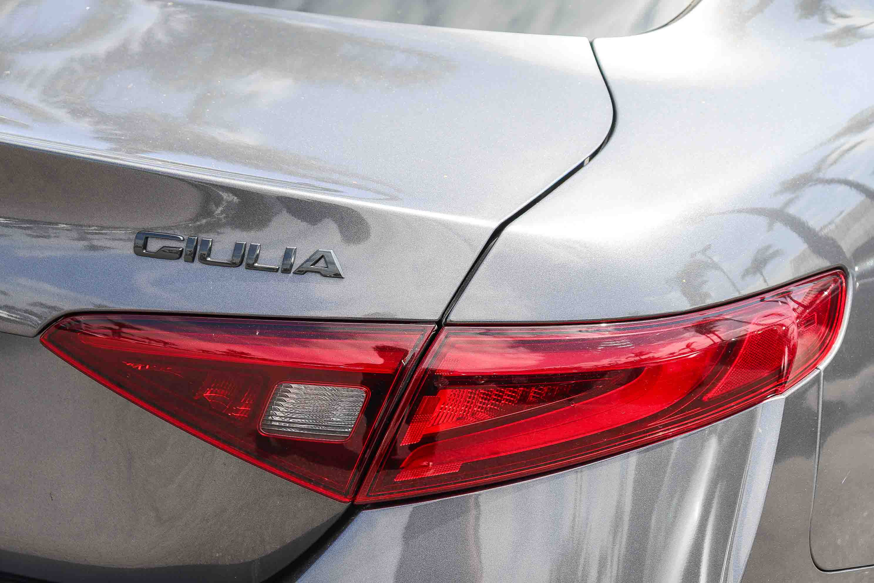 Used 2020 Alfa Romeo Giulia w/ Nero Edizione RWD image 9