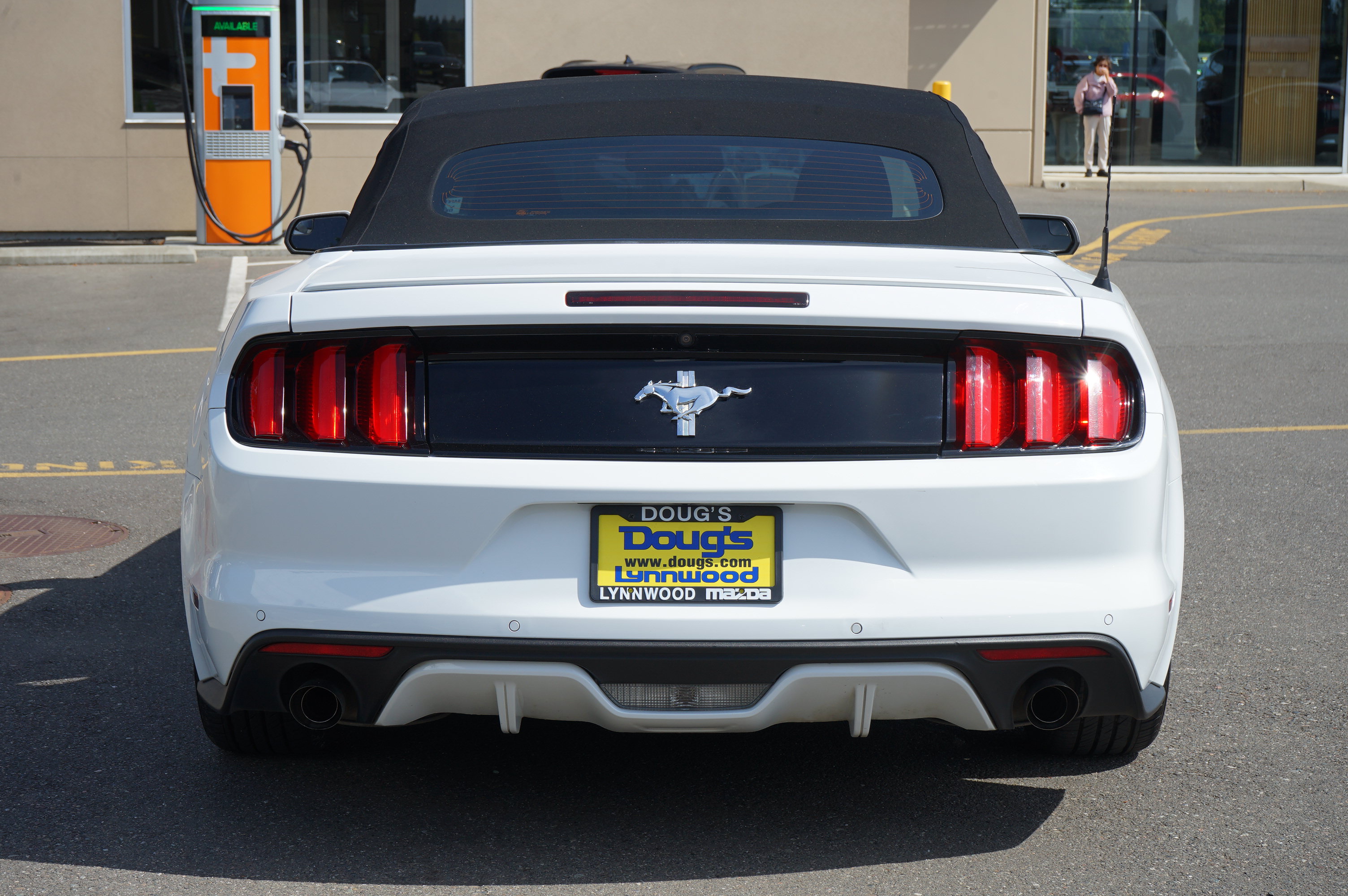 Used 2016 Ford Mustang Convertible w/ Equipment Group 051A RWD image 4