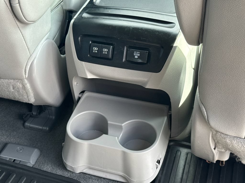 Used 2018 Toyota Sienna XLE Premium AWD/4WD image 33