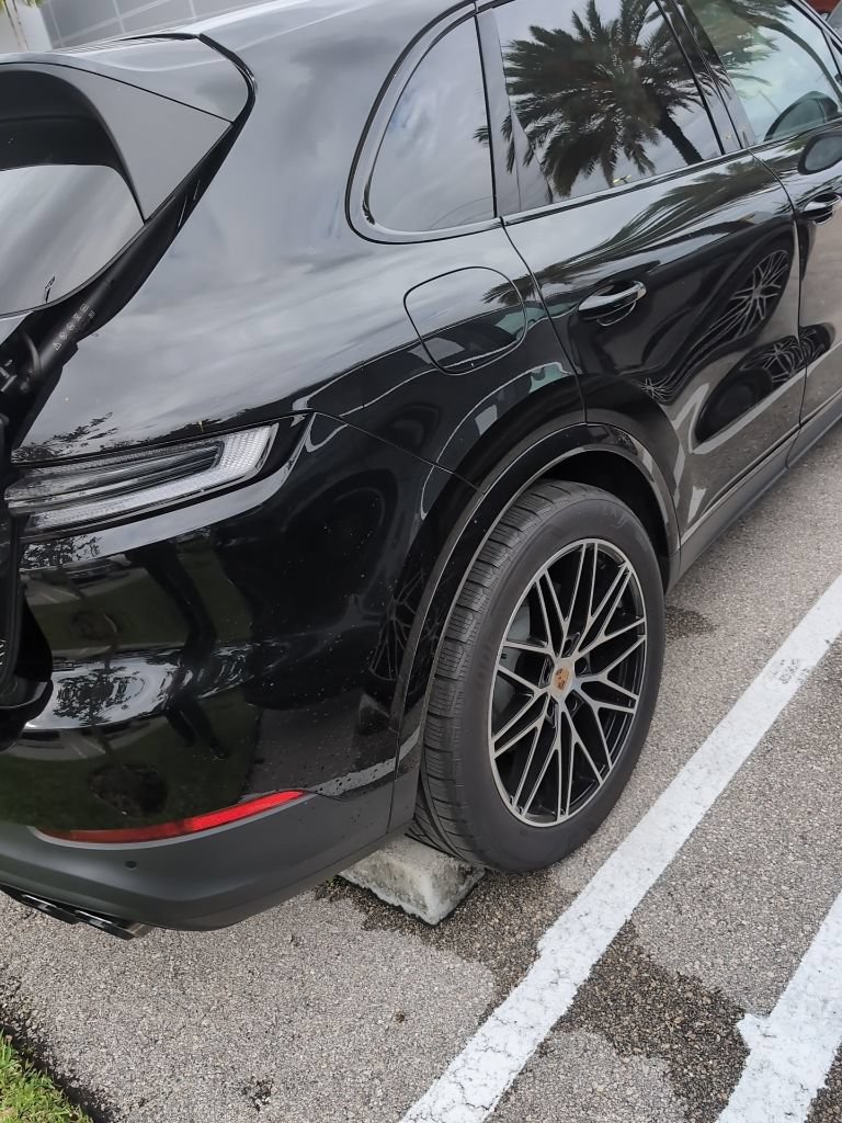 Certified 2025 Porsche Cayenne AWD/4WD image 12