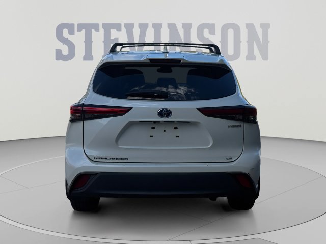 Used 2020 Toyota Highlander LE AWD/4WD image 4