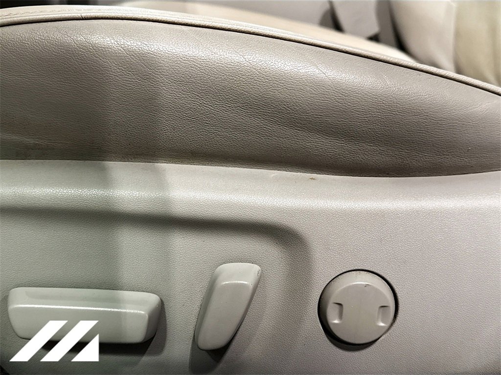 Used 2017 Toyota Camry XLE image 19