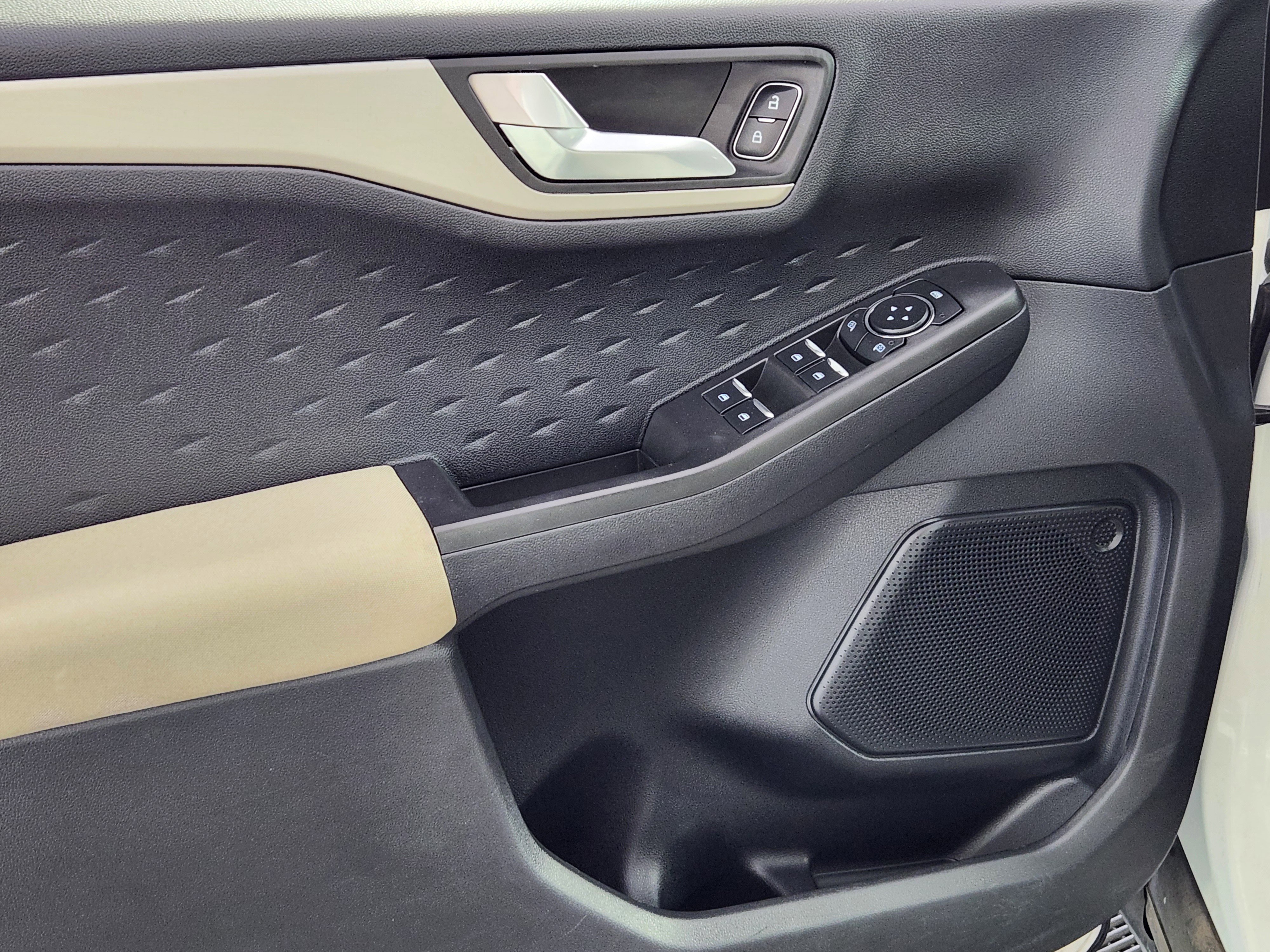 Used 2020 Ford Escape SE AWD/4WD image 16