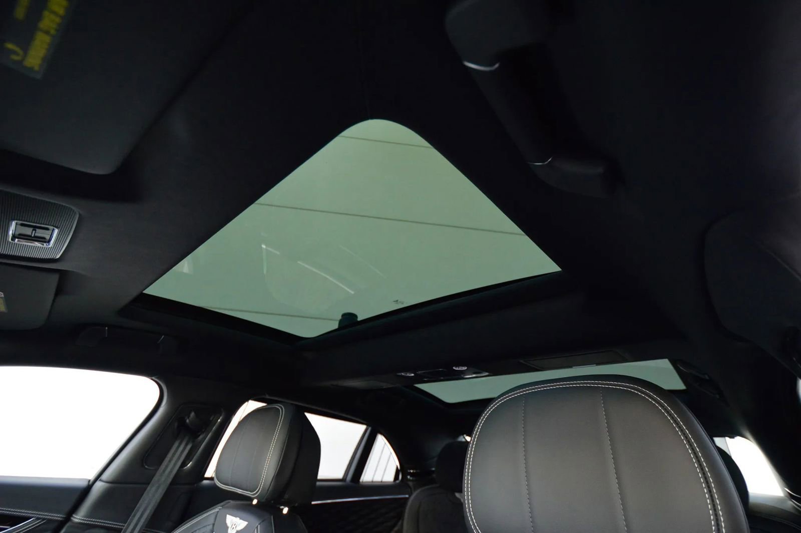 Used 2022 Bentley Flying Spur V8 image 54