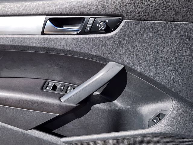 Used 2013 Volkswagen Passat 2.5 SE image 6