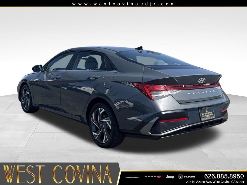 Used 2025 Hyundai Elantra SEL FWD image 7