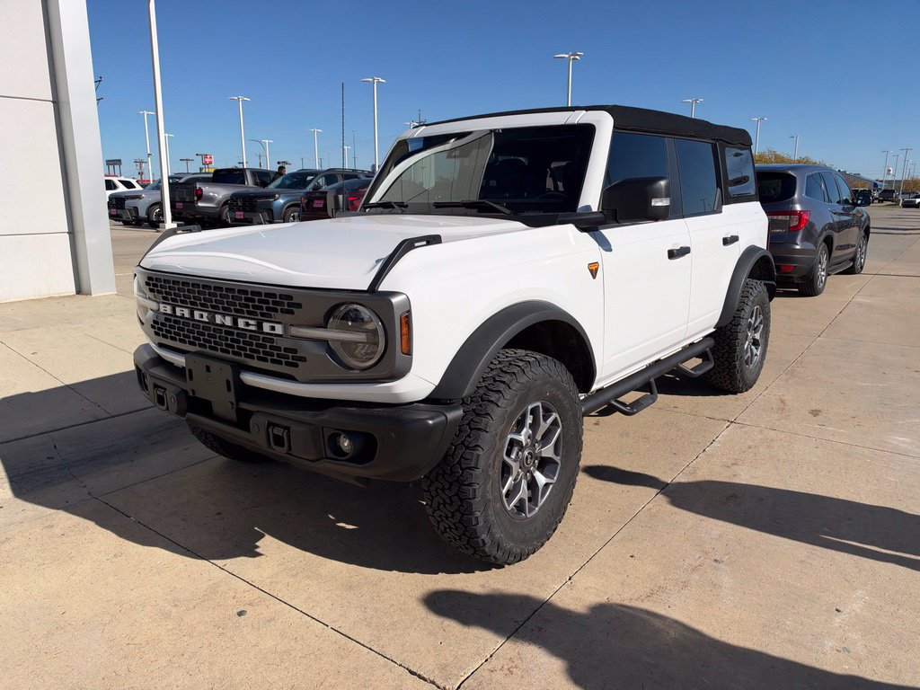 Used 2023 Ford Bronco Badlands AWD/4WD image 5
