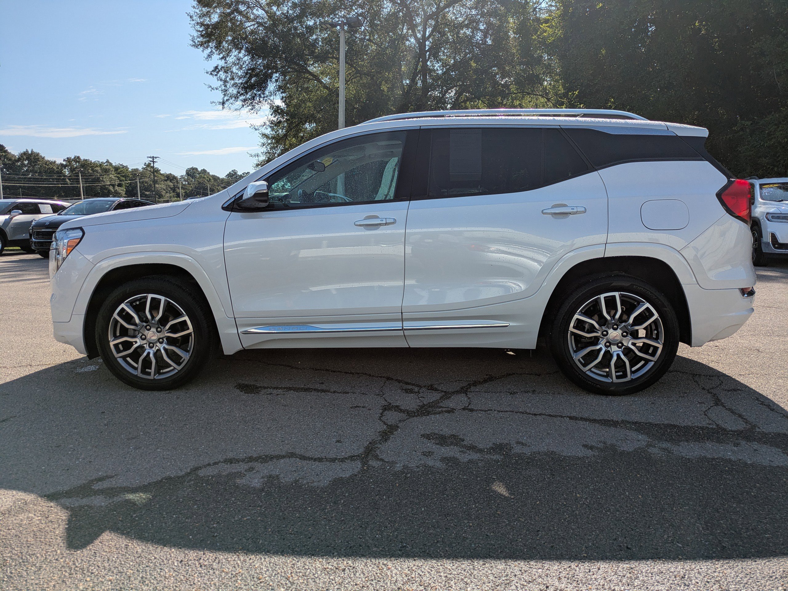 Used 2023 GMC Terrain Denali image 8