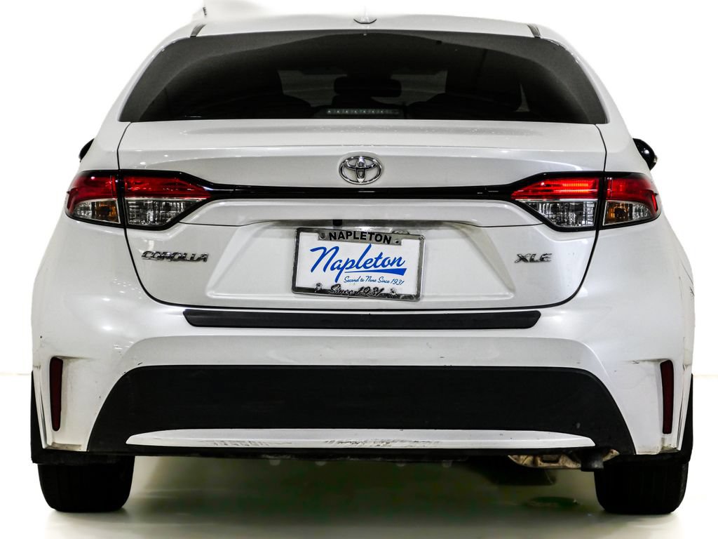 Used 2022 Toyota Corolla XLE FWD image 7