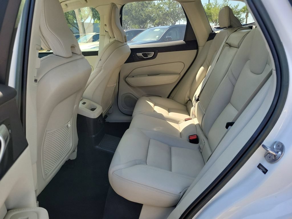 Used 2023 Volvo XC60 T8 Ultimate w/ Climate Package AWD/4WD image 13