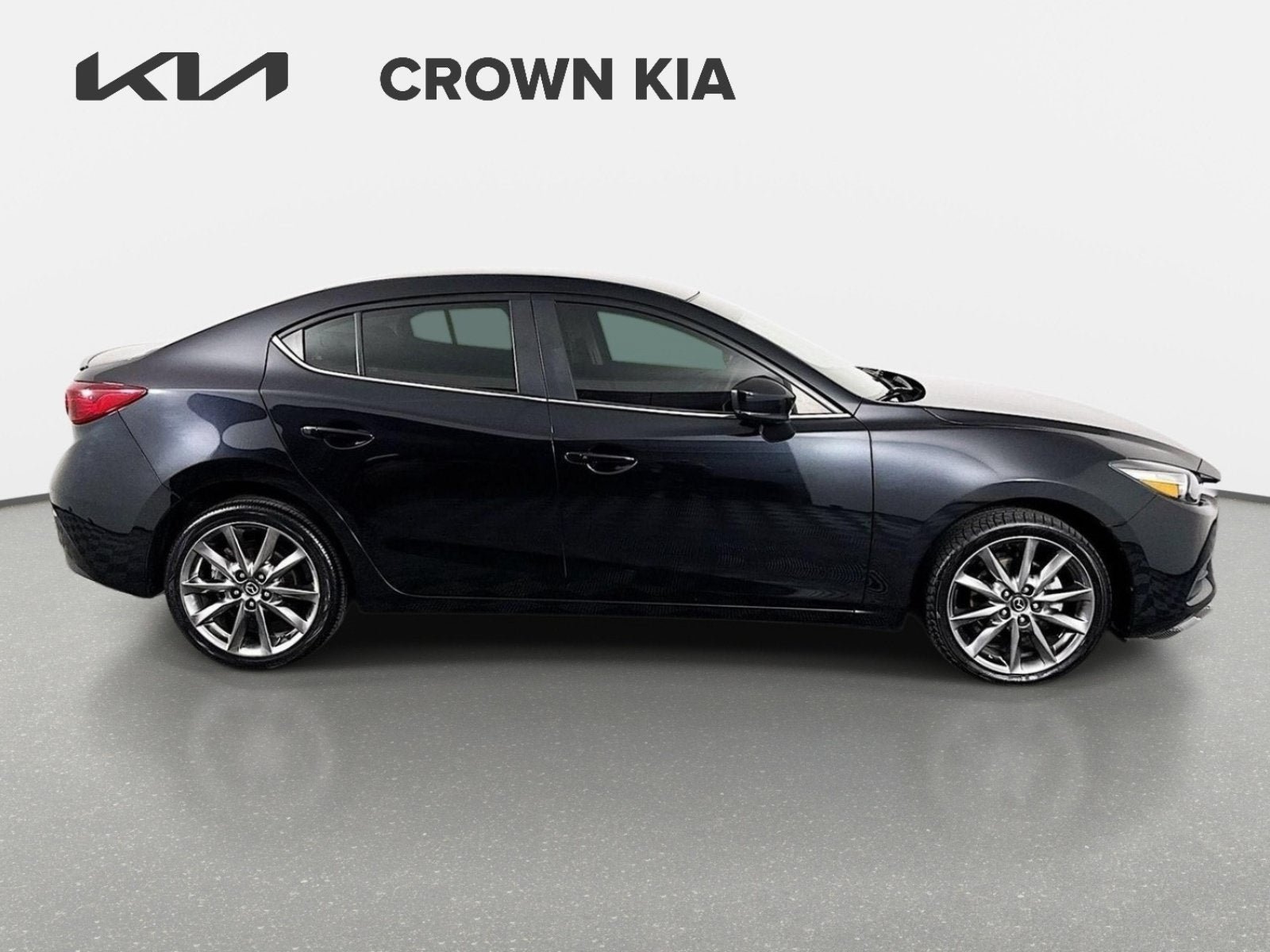 Used 2018 MAZDA MAZDA3 Touring FWD image 4