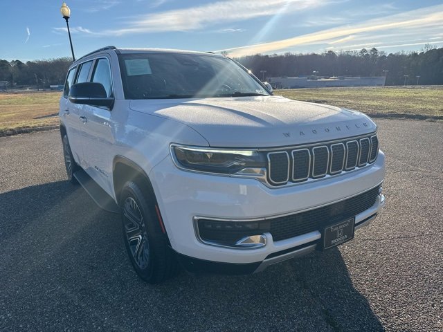 Used 2024 Jeep Wagoneer Series II w/ Flexible Seating Group image 2