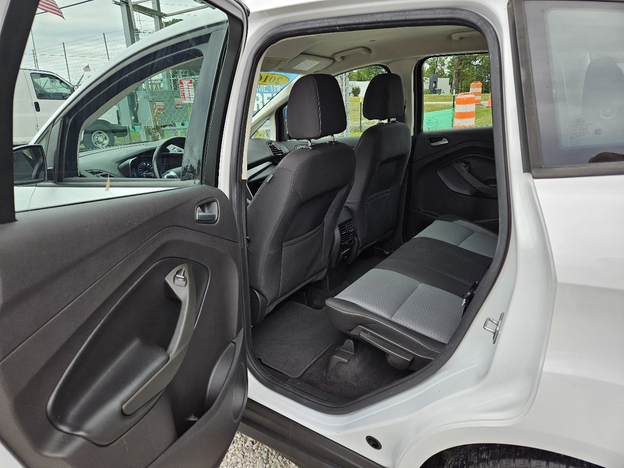 Used 2017 Ford C-MAX SE image 15