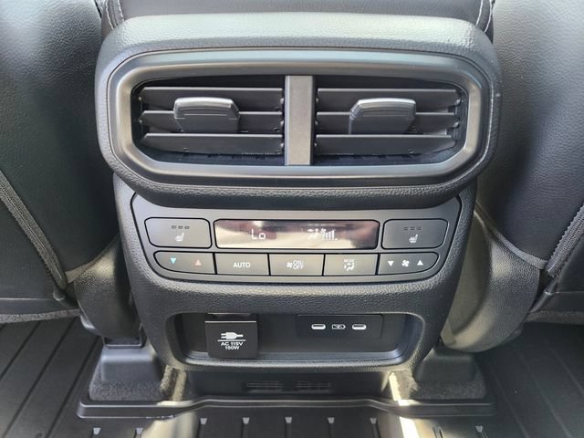 Used 2025 Honda Pilot Elite image 15