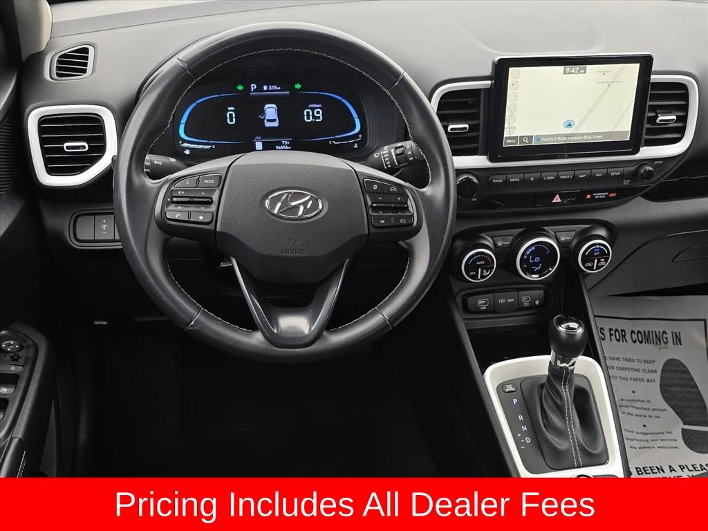 Used 2024 Hyundai Venue Limited FWD image 11