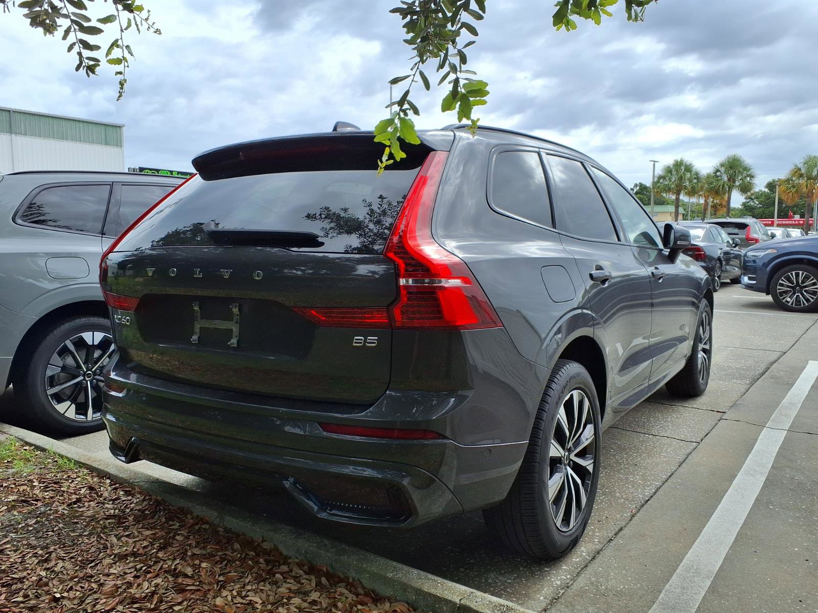 Certified 2023 Volvo XC60 B5 Plus FWD image 6